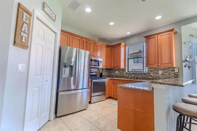 Listing Photo 9