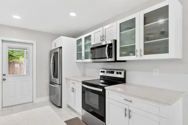 Listing Photo 17