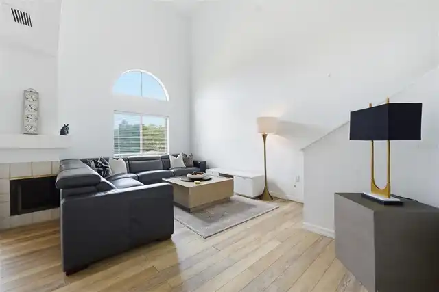Listing Photo 17