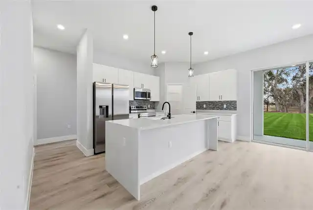 Listing Photo 15