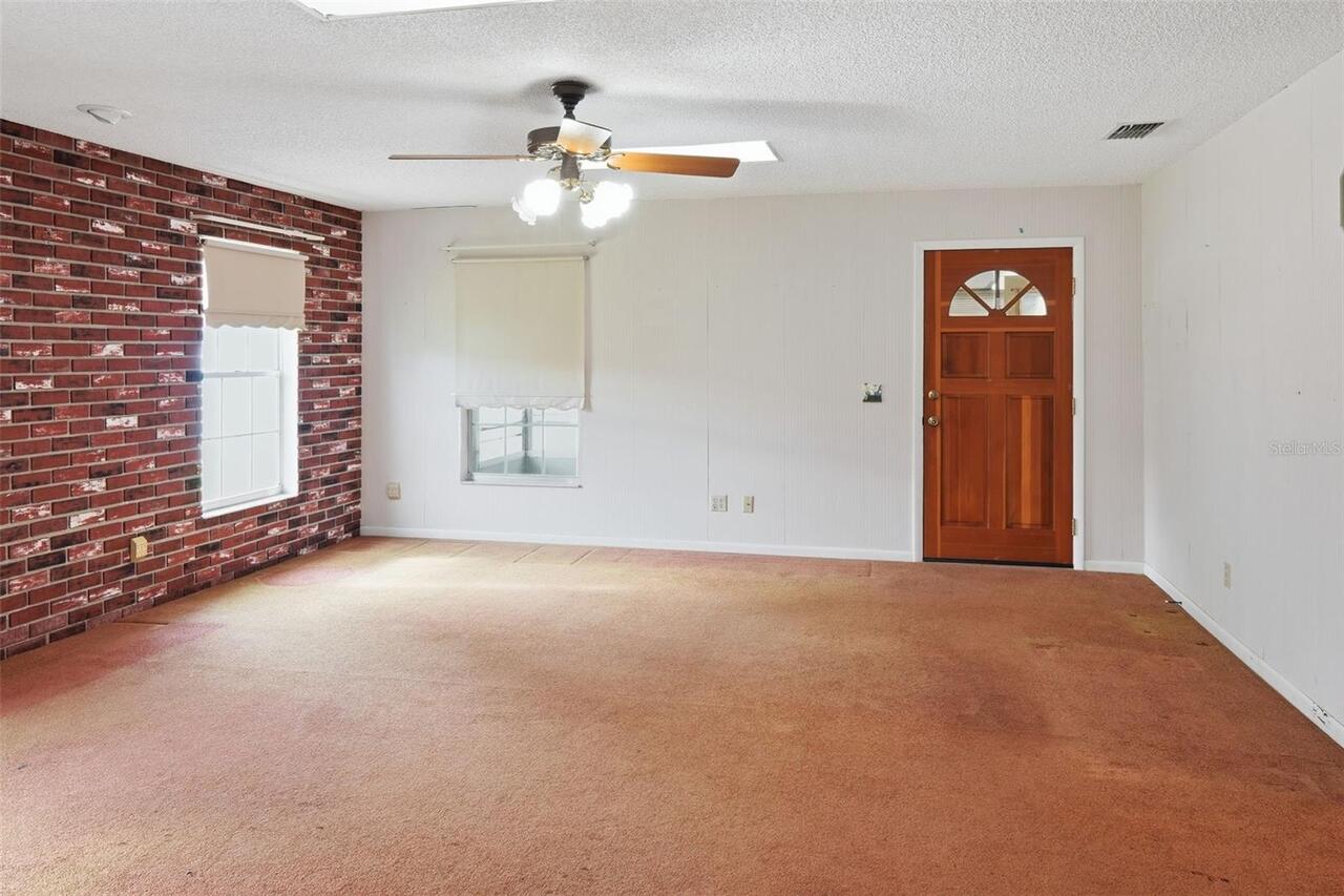 Listing Photo 14