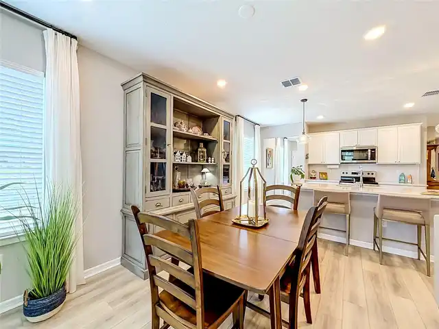 Listing Photo 17