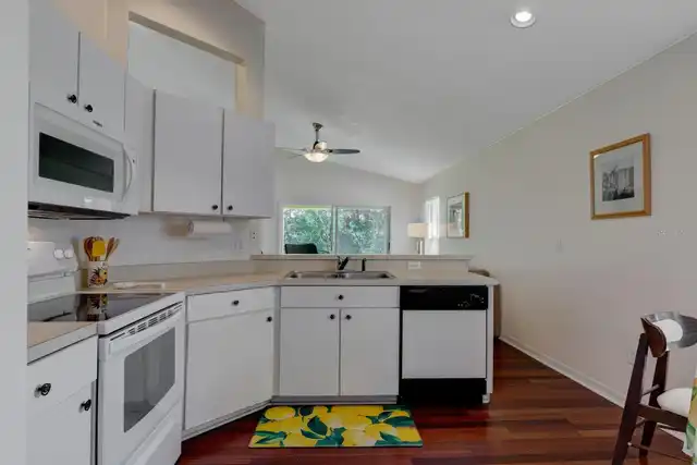 Listing Photo 17