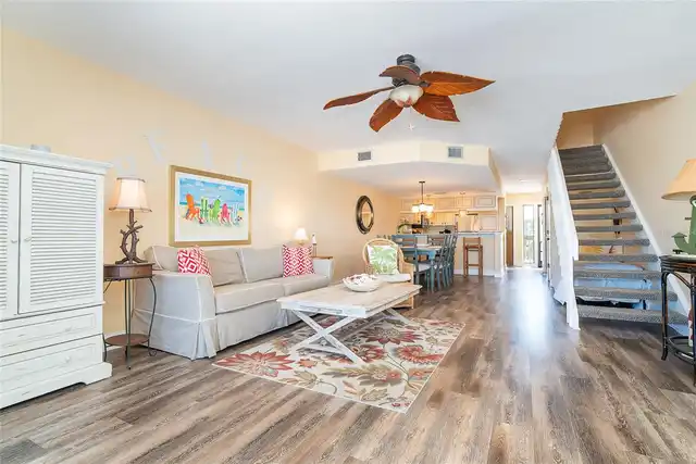 Listing Photo 11