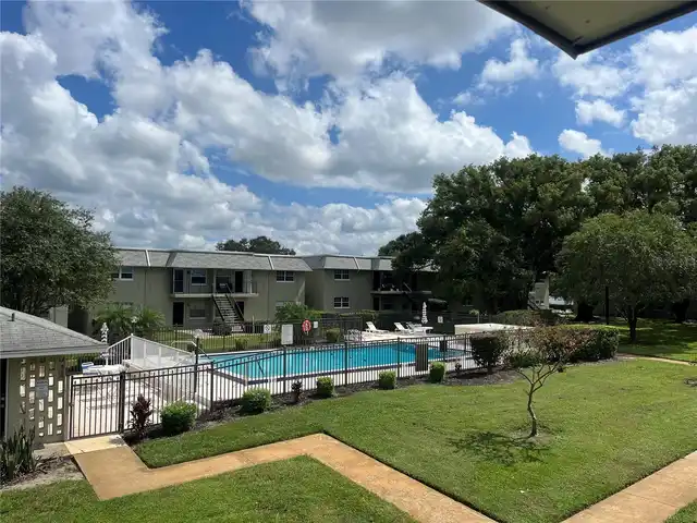 Listing Photo 11