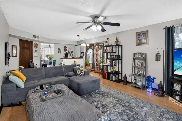 Listing Photo 6