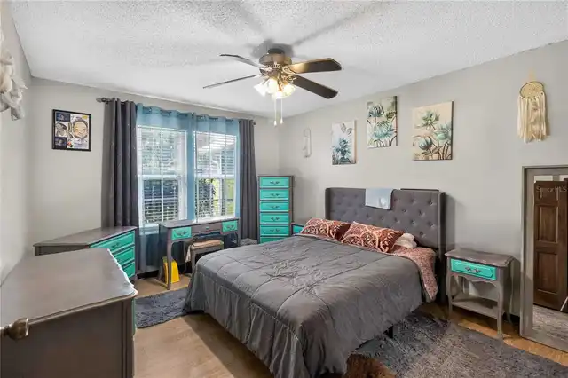 Listing Photo 11