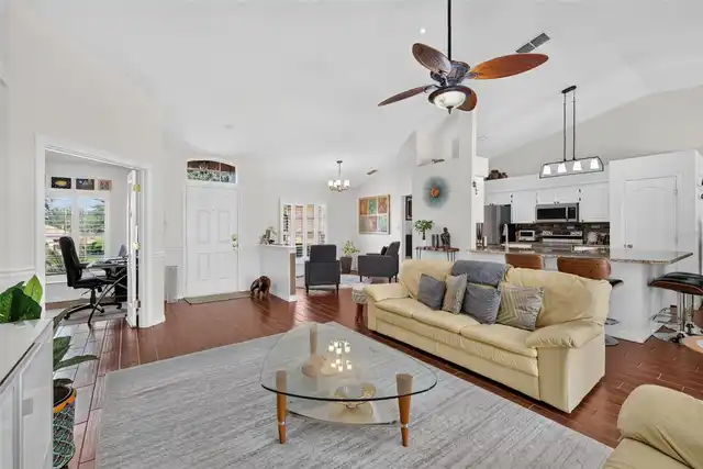 Listing Photo 9