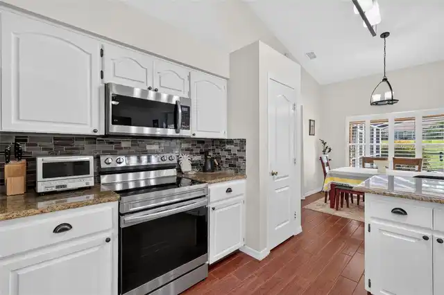 Listing Photo 15