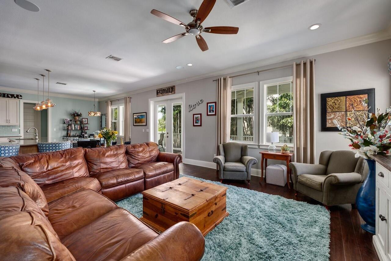 Listing Photo 11