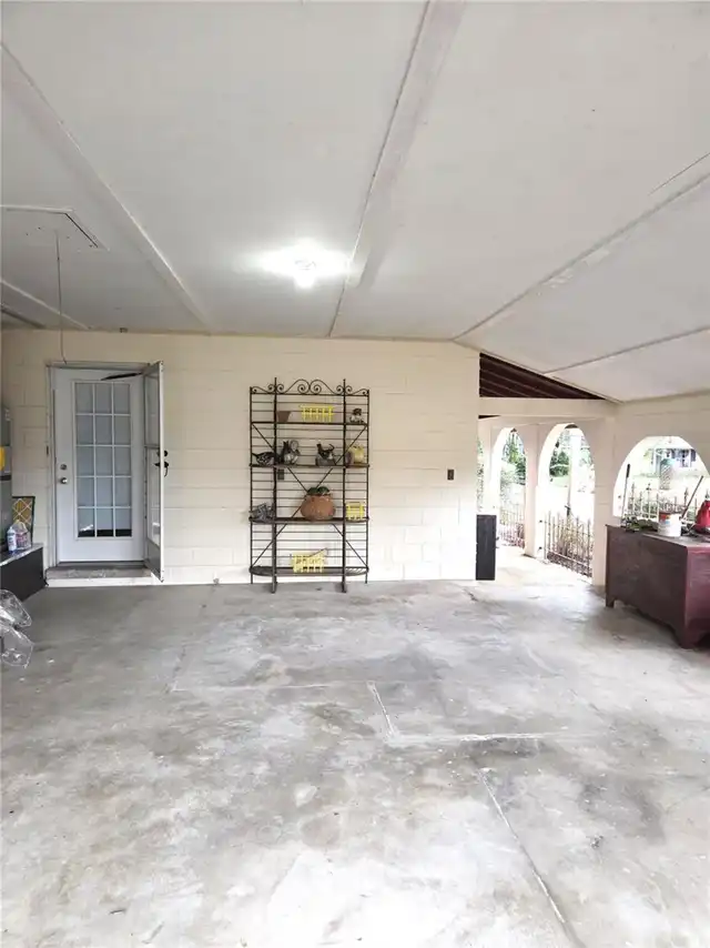 Listing Photo 12
