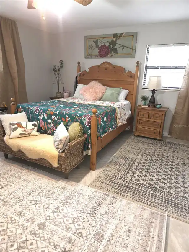 Listing Photo 10