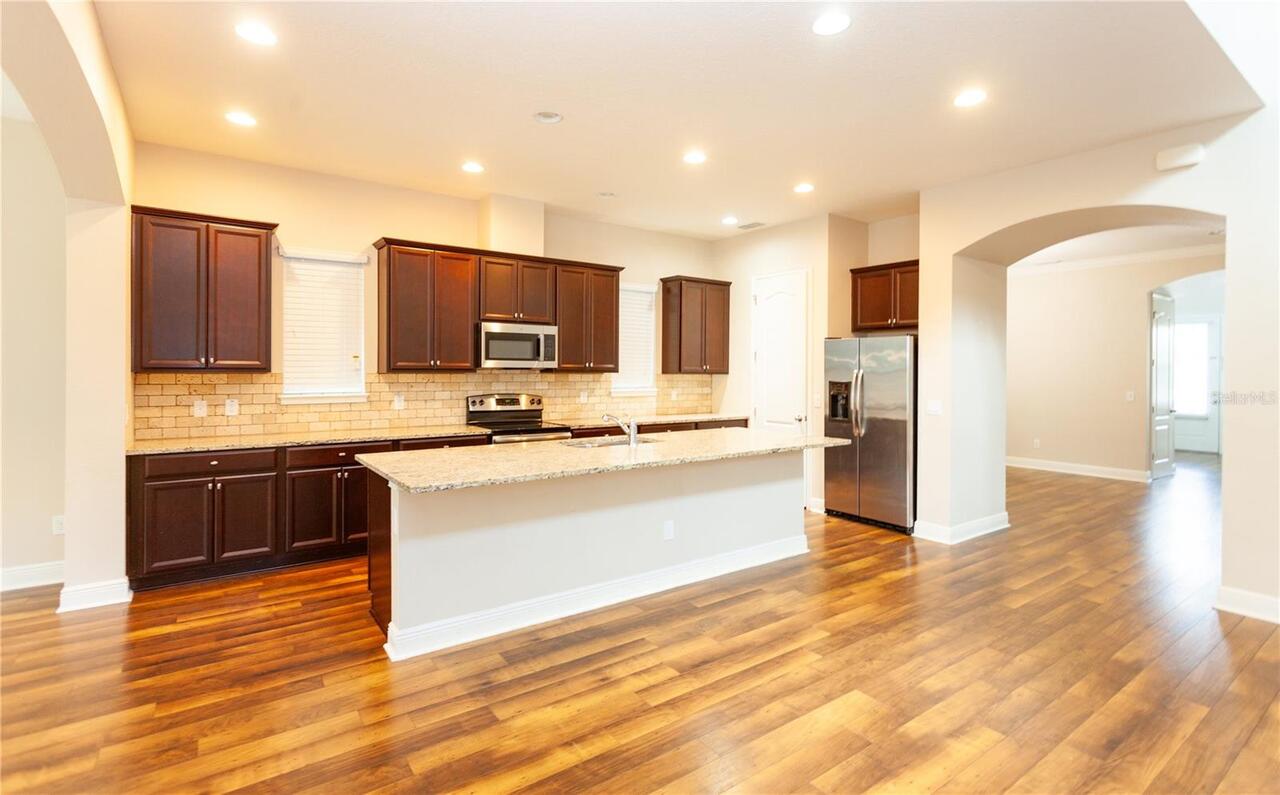 Listing Photo 8