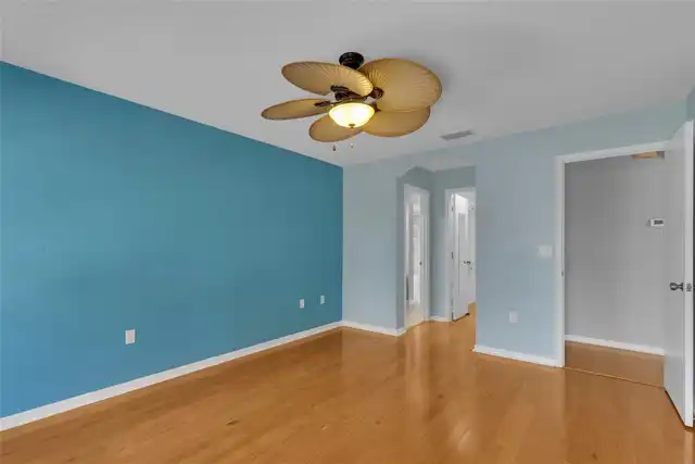 Listing Photo 16