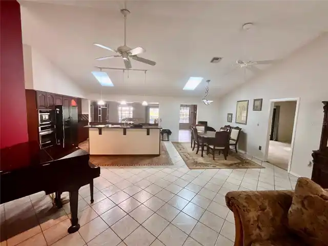 Listing Photo 8