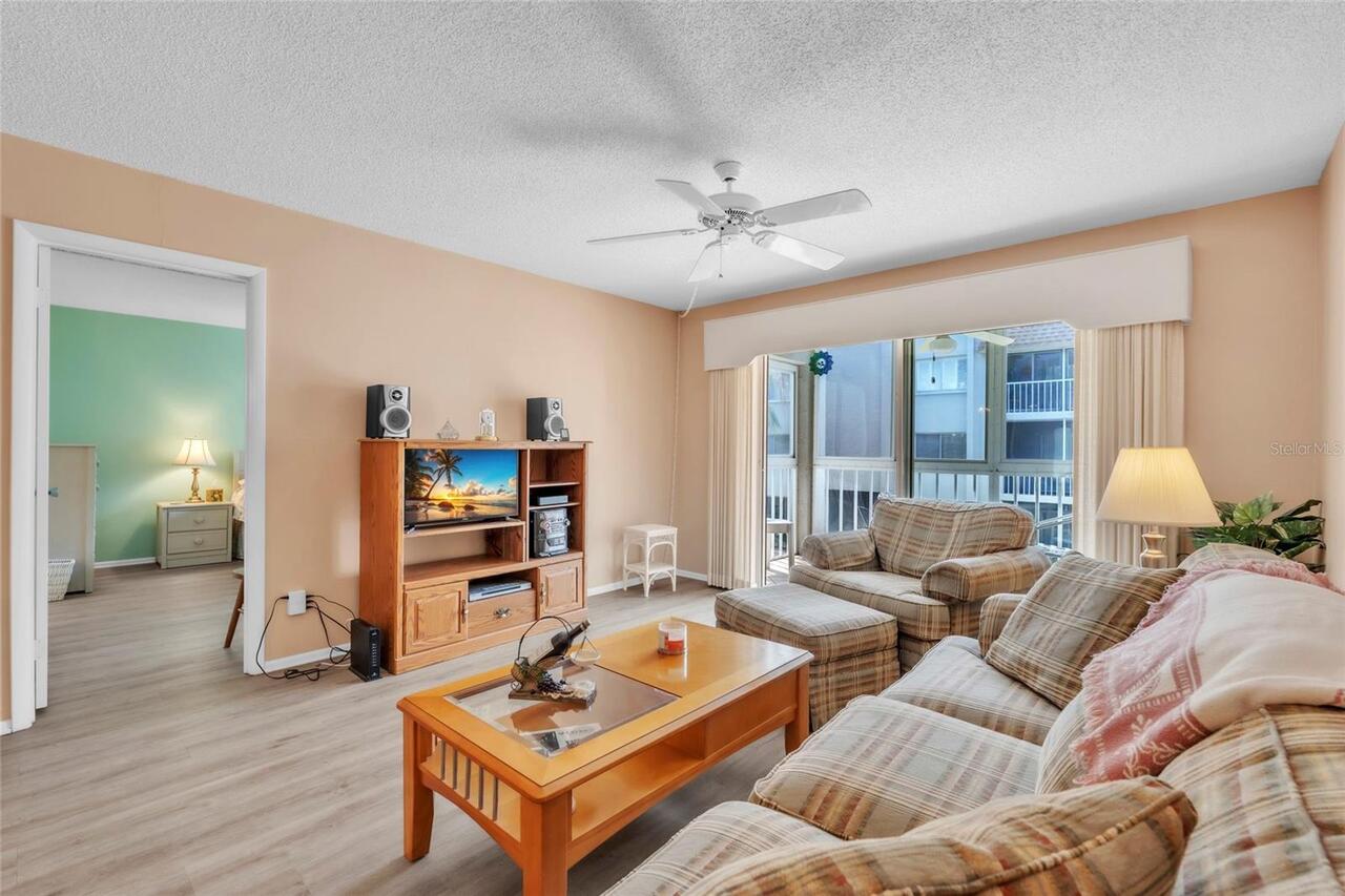 Listing Photo 12