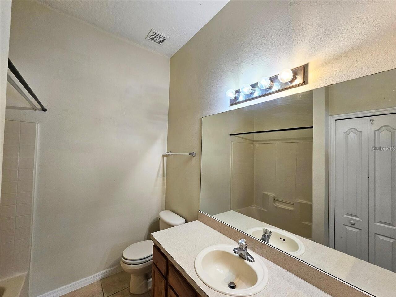 Listing Photo 12