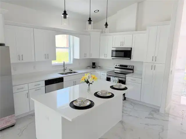 Listing Photo 11