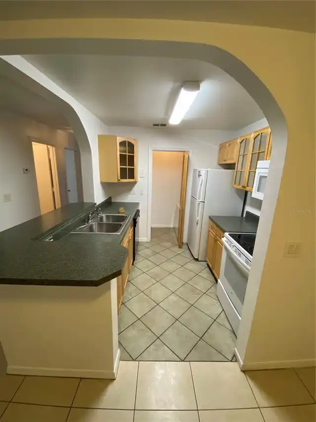 Listing Photo 8