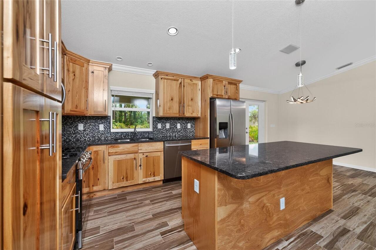 Listing Photo 11