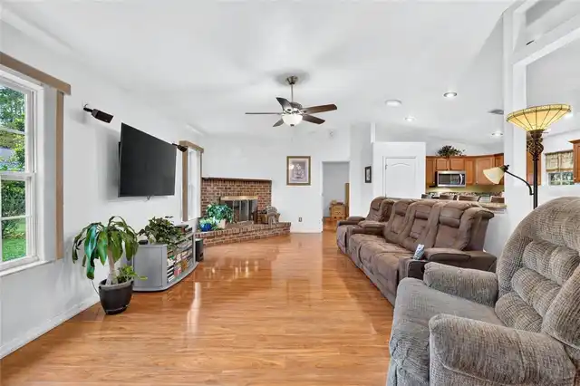 Listing Photo 6