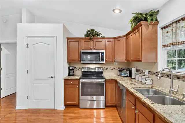 Listing Photo 15