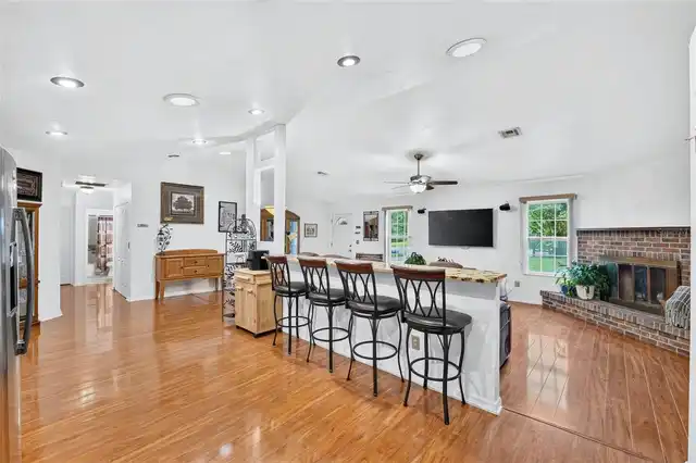 Listing Photo 16
