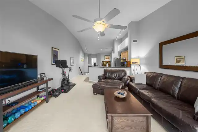 Listing Photo 22