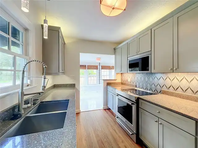 Listing Photo 9