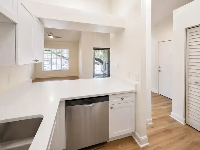 Listing Photo 9