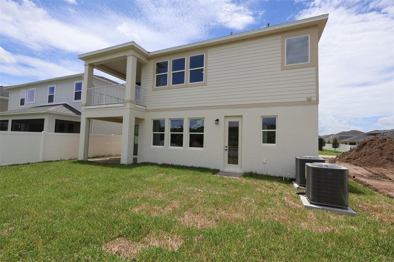 Listing Photo 11