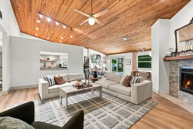Listing Photo 8