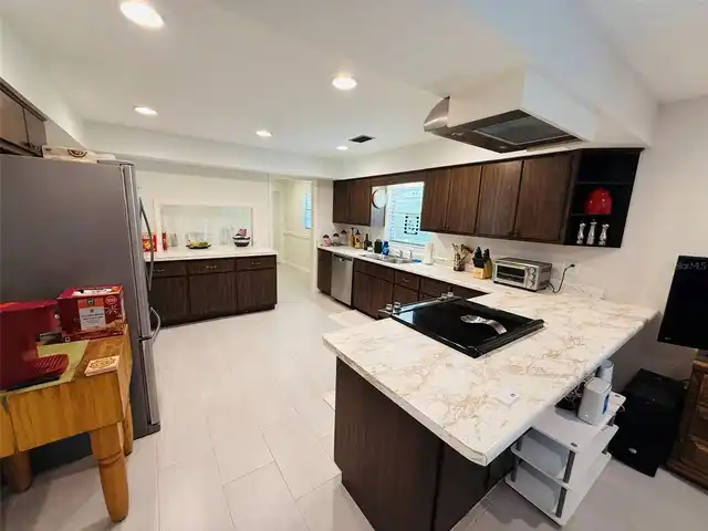 Listing Photo 14