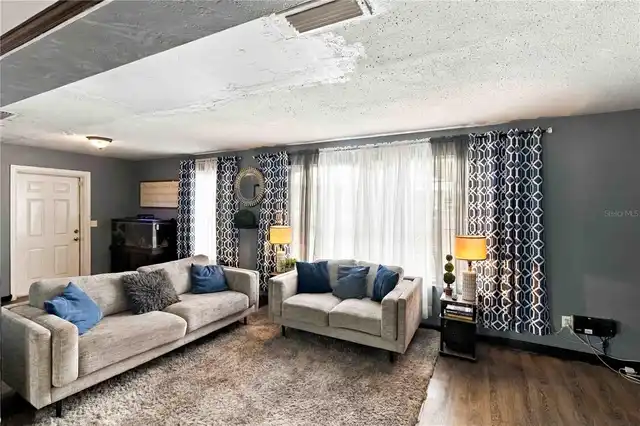 Listing Photo 8