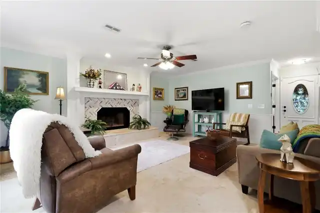 Listing Photo 9