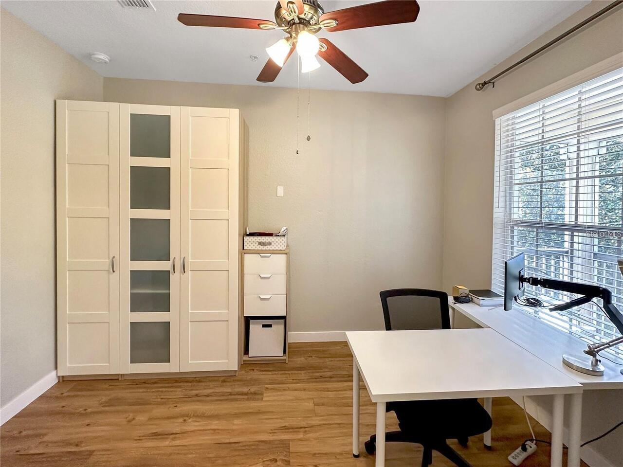 Listing Photo 12