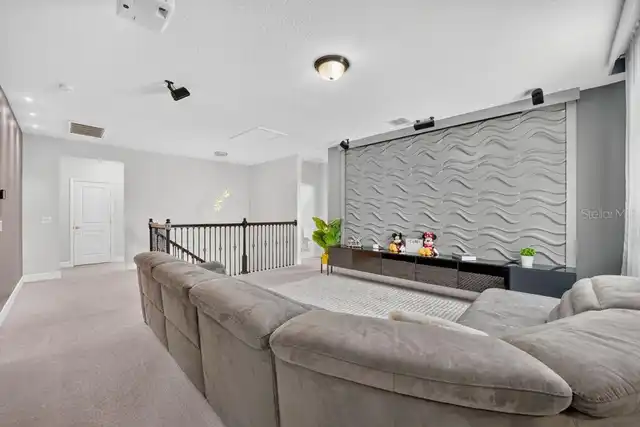 Listing Photo 17