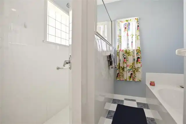 Listing Photo 23