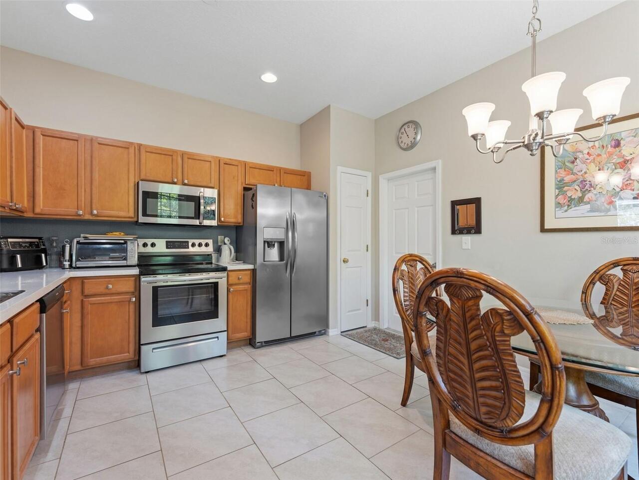 Listing Photo 10