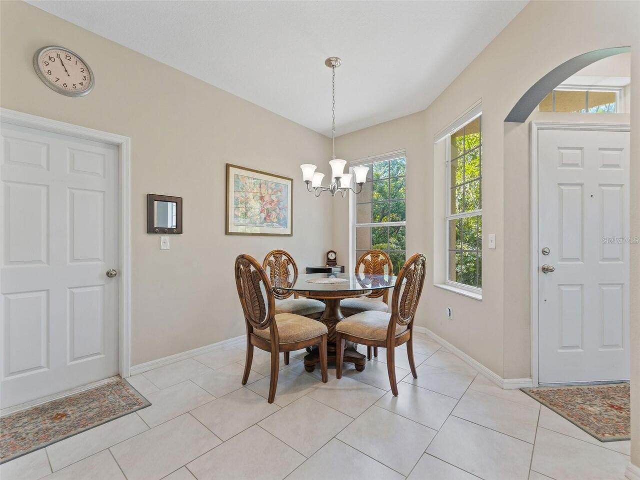 Listing Photo 12