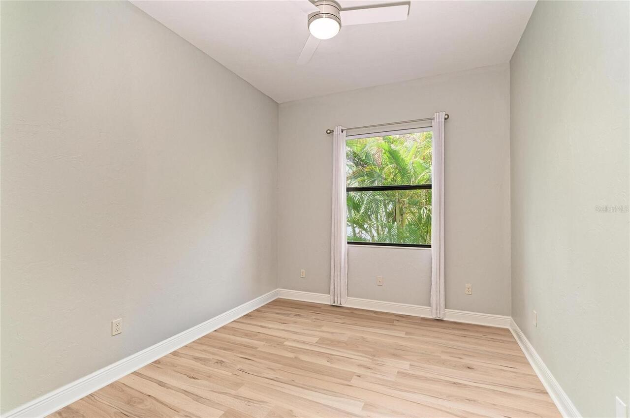 Listing Photo 33