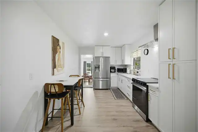 Listing Photo 12
