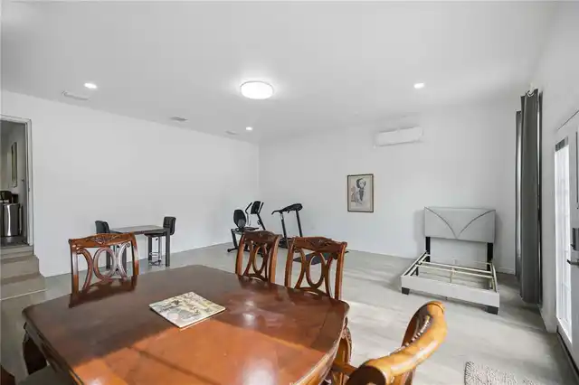 Listing Photo 25