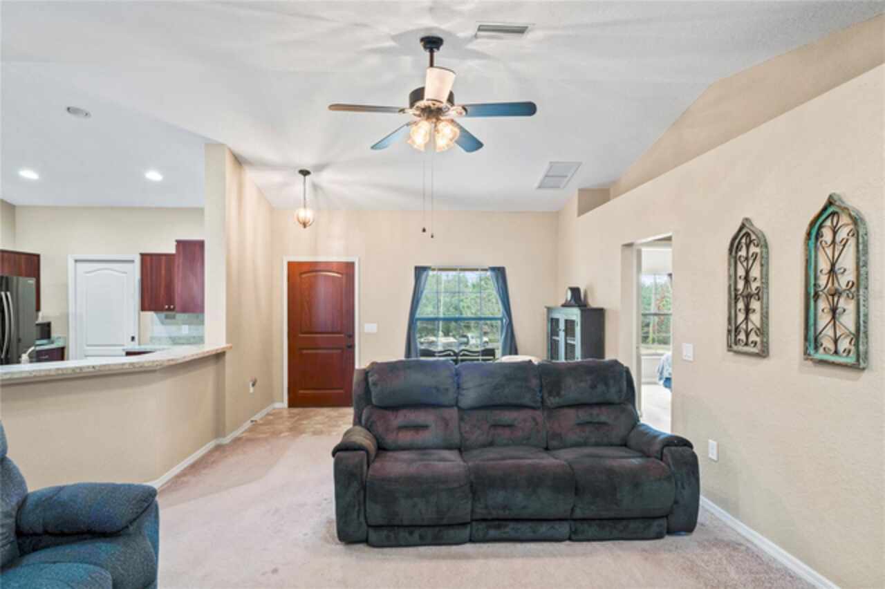 Listing Photo 9