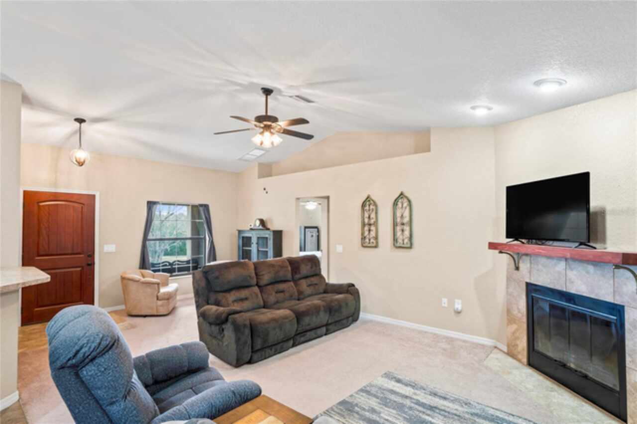 Listing Photo 11