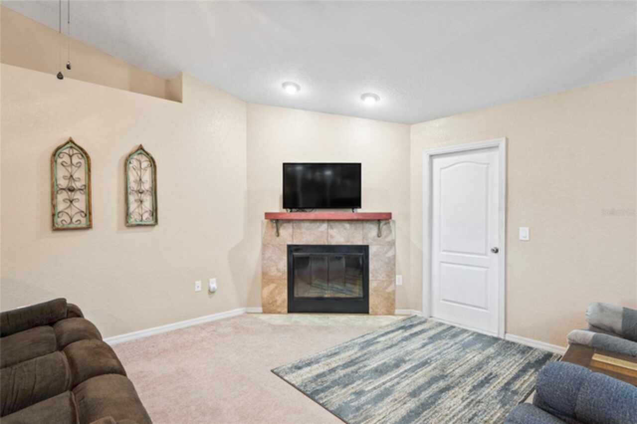 Listing Photo 12
