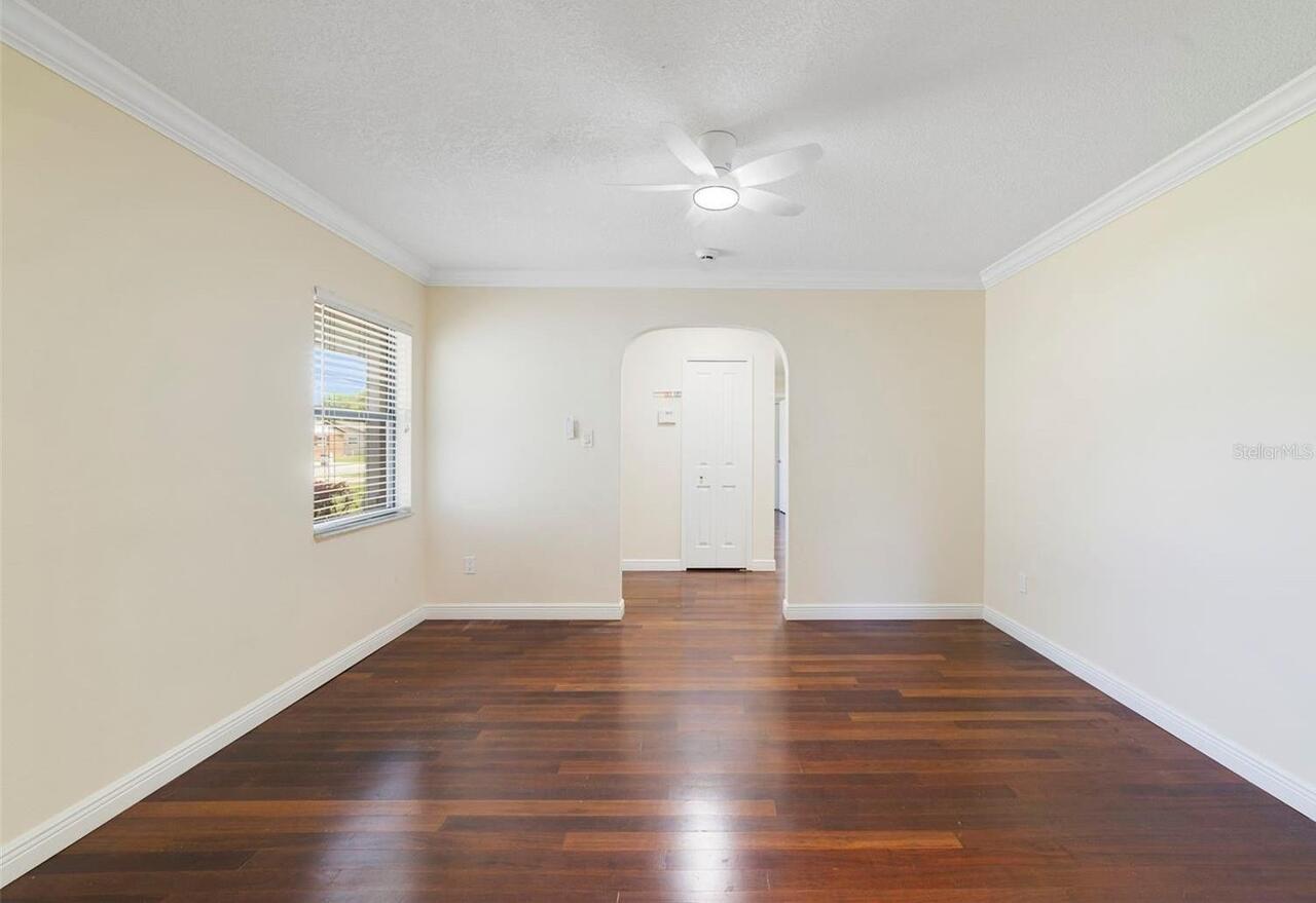Listing Photo 9