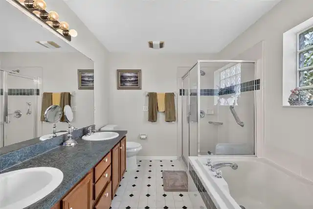 Listing Photo 11