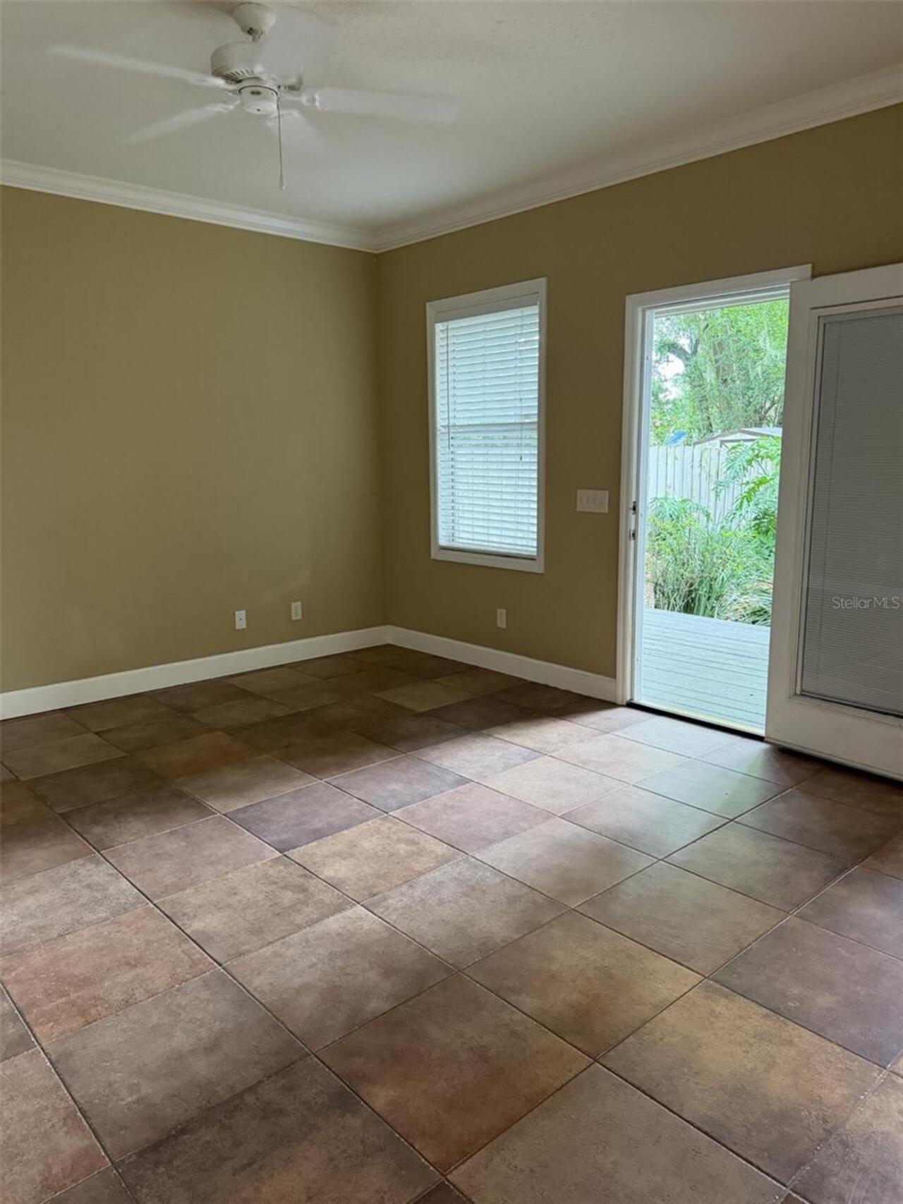 Listing Photo 9