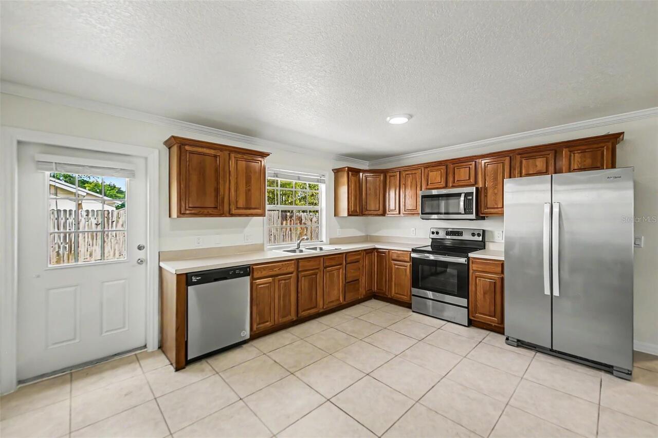 Listing Photo 8